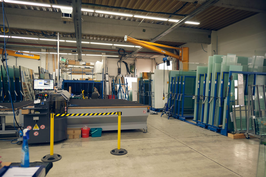 Werkstatt für Glas auf Zuschnitt – Meitinger Glas bietet professionellen Glaszuschnitt in München